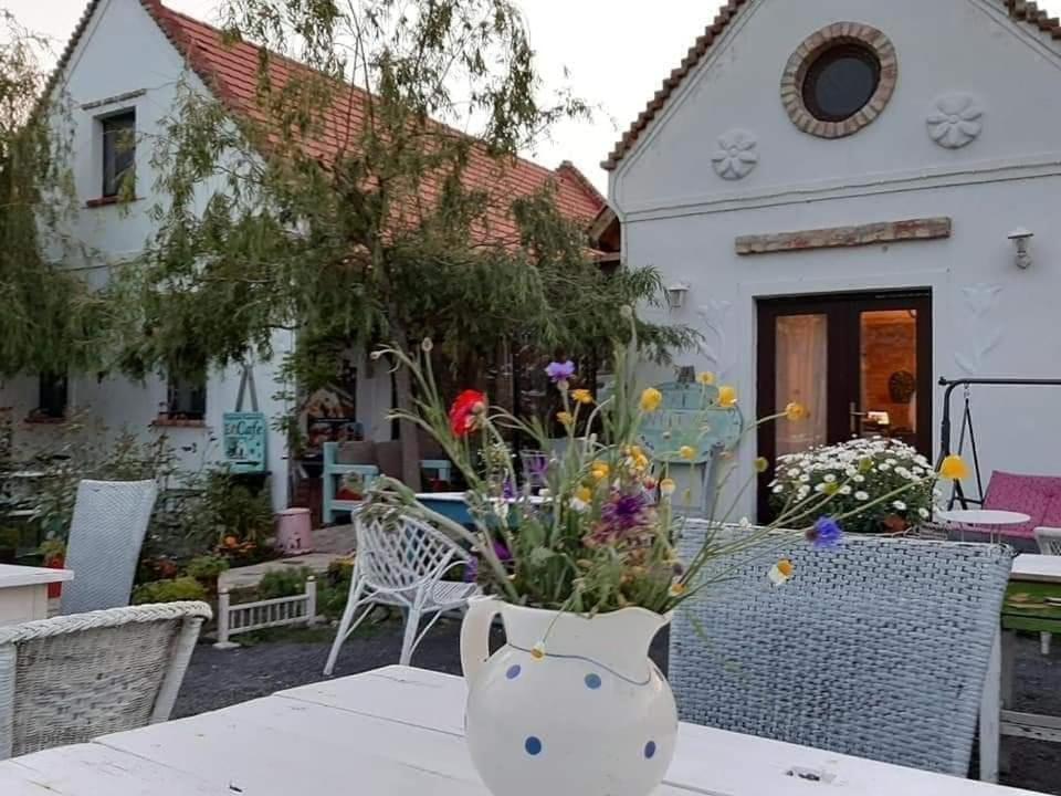 Piac Vendégház Kaptalantoti Exterior foto