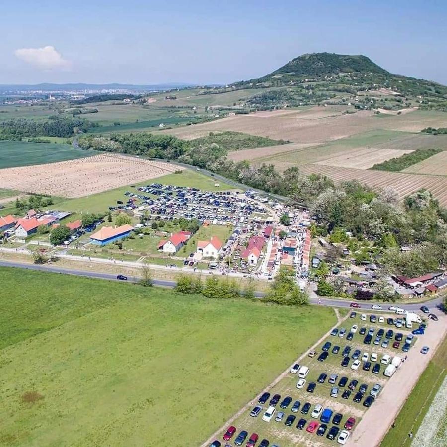 Piac Vendégház Kaptalantoti Exterior foto